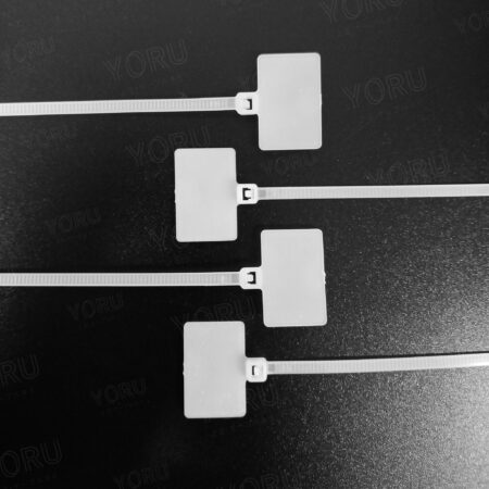 เคเบิ้ลไทร์มีป้าย YORU สีขาว