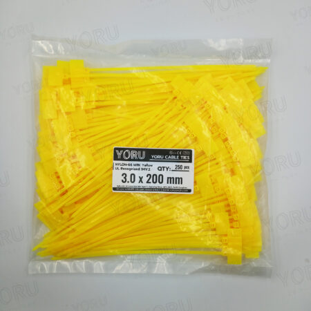 เคเบิ้ลไทร์มีป้าย YORU สีเหลือง
